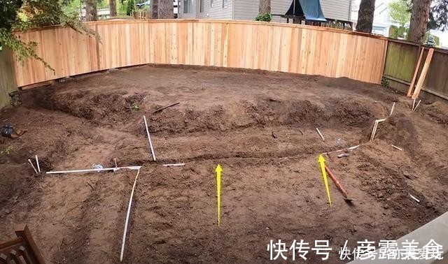 铺石板路砌台阶,荒芜庭院经过10天改造,一半花园一半休闲