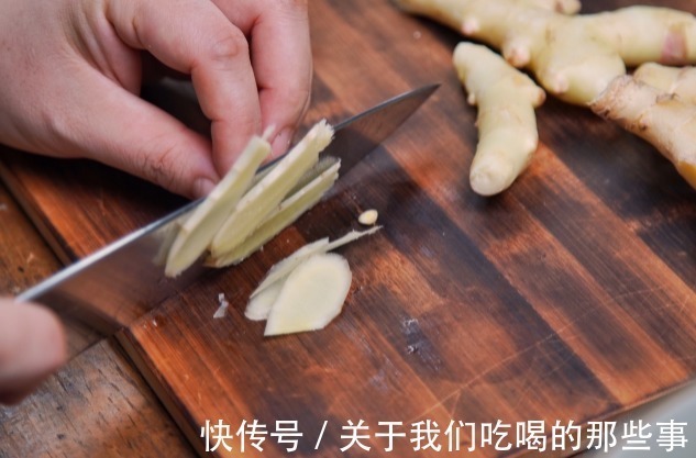 糖醋姜|生姜上锅蒸一蒸,作用花钱也买不到,百岁老爷爷的养生秘诀,很实用