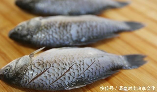 鲜肉|炖鱼汤有窍门，不管炖什么鱼，照这个方法做，汤鲜肉嫩无腥味