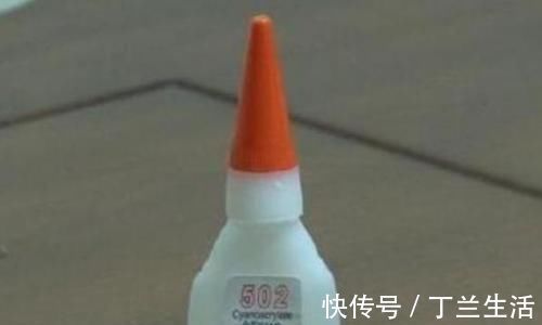 宝妈|4岁孩子误把502滴入眼睛,宝妈60秒反应救了孩子,医生:很高明