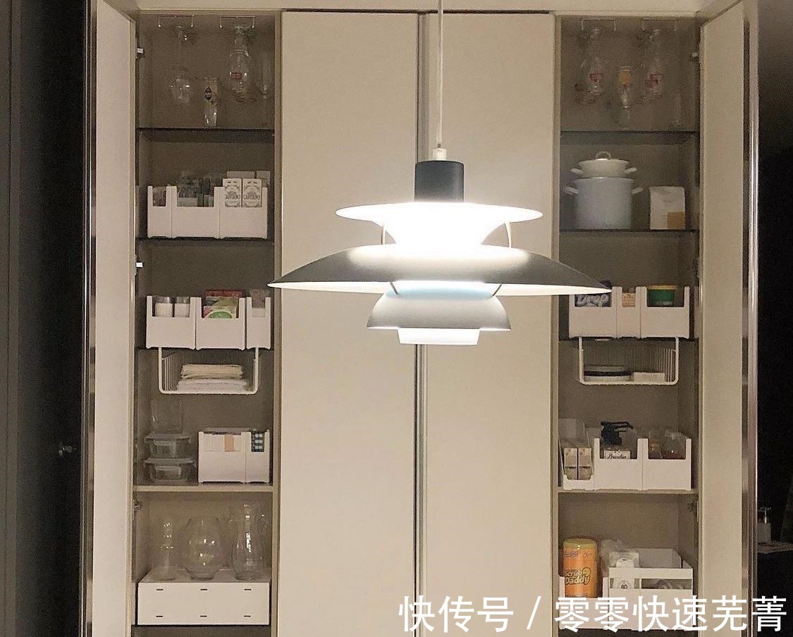 这位韩主妇，一天带俩娃，她依旧让屋子干净不乱，这生活真的棒！