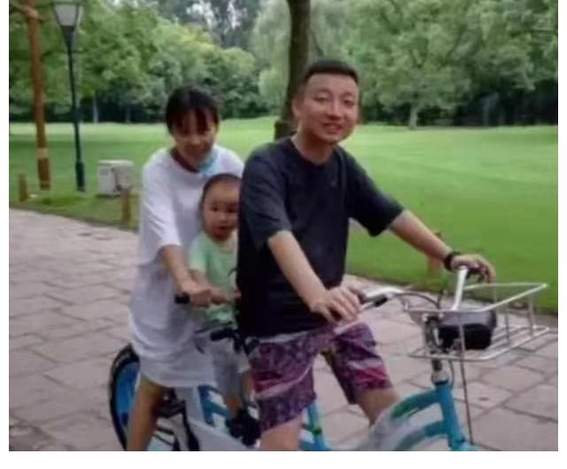 郭谏言博士导师团内讧?熊磊发文勉强挽尊,楷楷终于唱完了整首歌