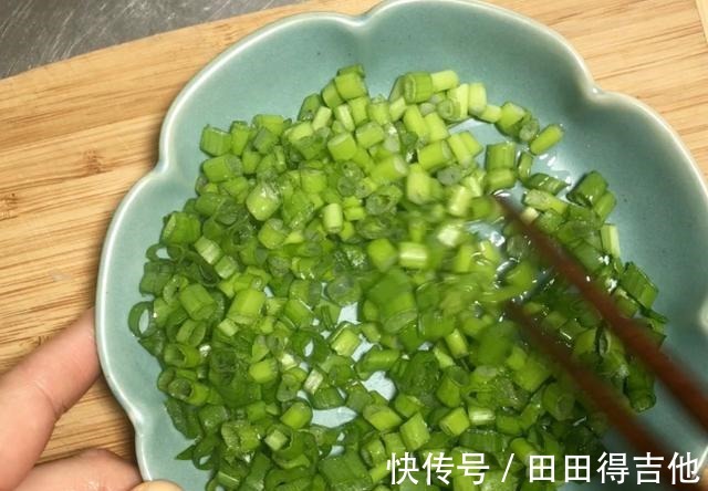 小苏打|香葱花卷怎么做牢记3个重点，暄软有嚼劲，葱香味浓，比买的好！