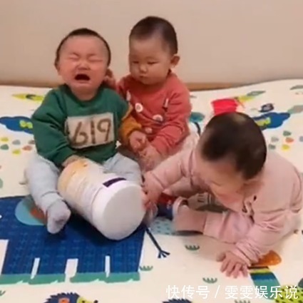 妹妹|三胞胎分两伙,妹妹联手这样对哥哥,现在的女孩子也太厉害了
