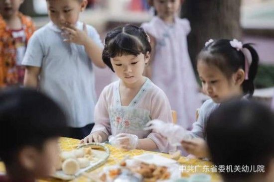 幼儿|人民的文艺｜潘虹：让文化自信植根幼儿心灵