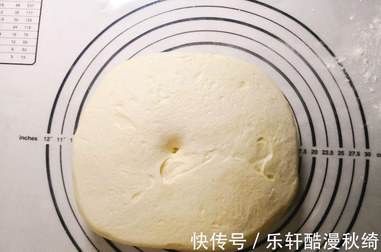 蜜红豆吐司|在家烤个蜜红豆吐司，香甜软糯，每一口都甜在心里