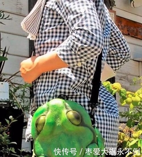 最能体现女人身价的包包,最后一个很值得入手!