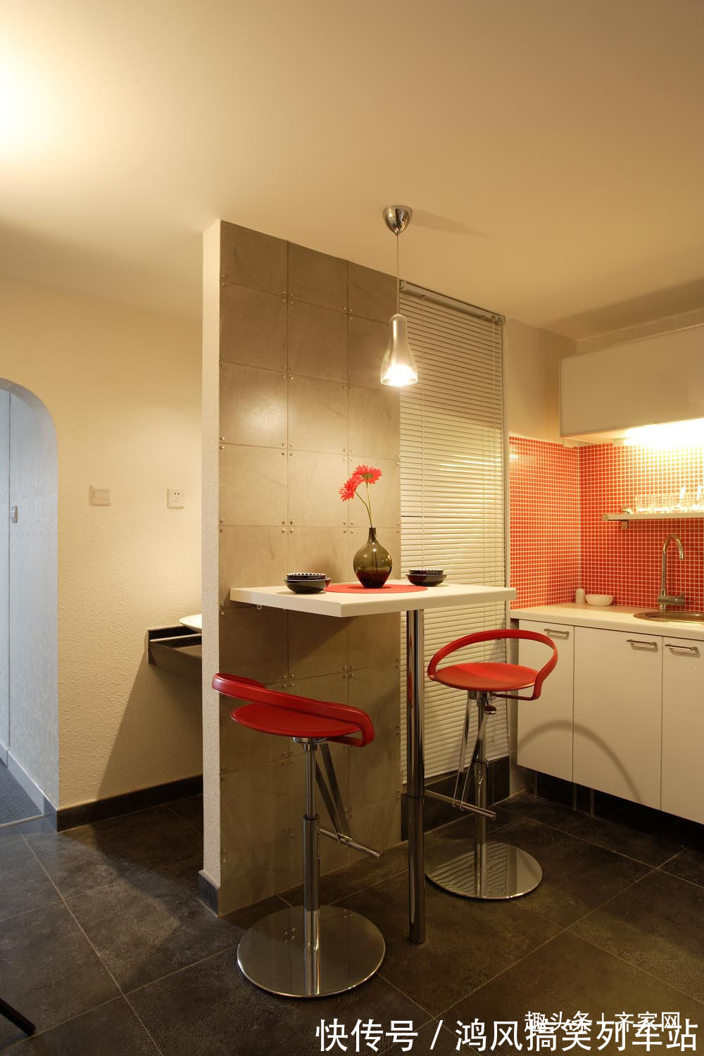 简约风|60平小户型简约风,两台电脑,两把高脚椅,适合情侣的小家!