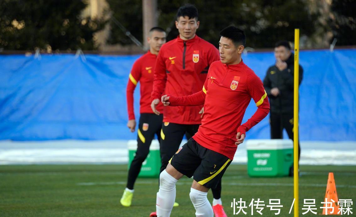 中国队|国足12强赛出线前景分析,李霄鹏带队没退路,输日本或宣告出局