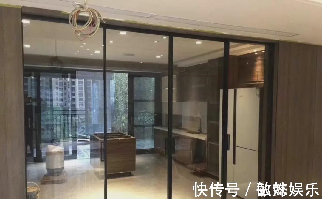 铝合金|垭口和门套不包了,宁愿多花点钱3种方法解决,家里反而更宽敞!