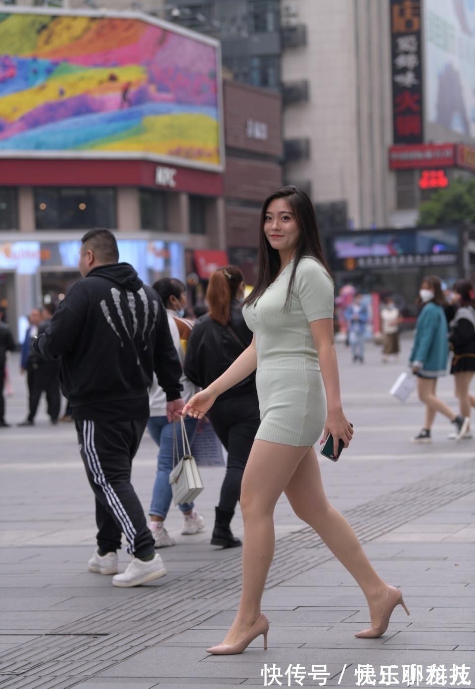 微胖 有一种胖叫阿姨的微胖，看起来宽，却是喜欢的类型！