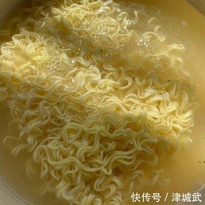 泡面的神仙吃法!麻酱拌面连吃三天都不够