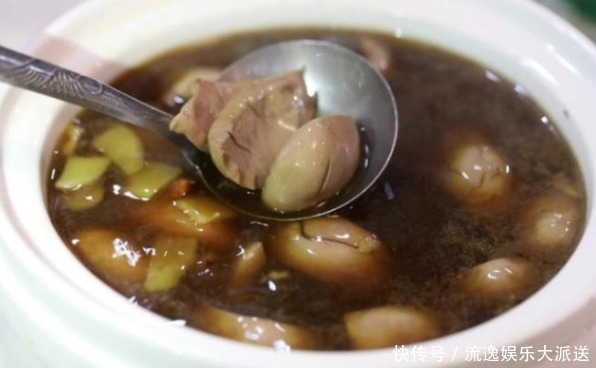 46岁男子尿酸高达860,入院就下了病危,提醒2种水是祸根