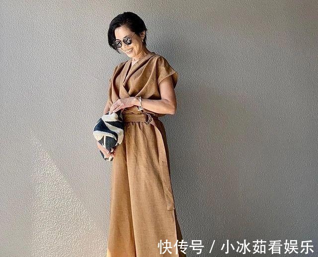 玩转|这位日本老太太的“晚年”穿搭，驾驭单品，玩转时尚，穿出飒爽