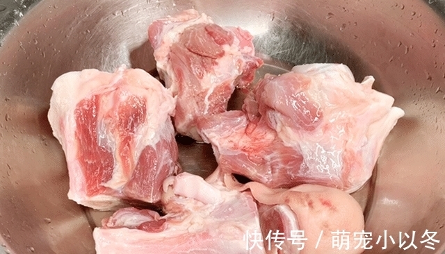 天冷了，这肉要多吃，比排骨便宜，比牛羊肉温和，炖上一锅太馋人