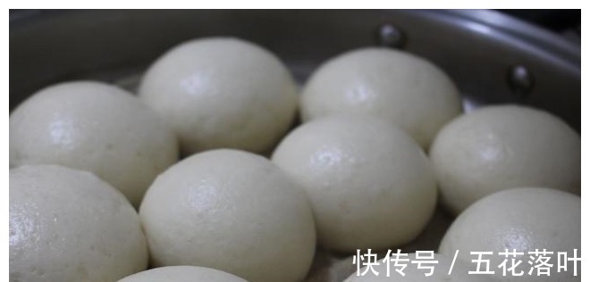 保鲜膜|秋天蒸馒头,发面有讲究,4个细节做到位,30分钟发满盆!