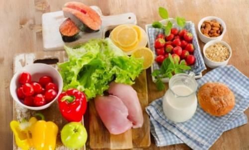 皮肤瘙痒|血糖偏高的人，睡觉时或会出现3个表现，不妨自查一下