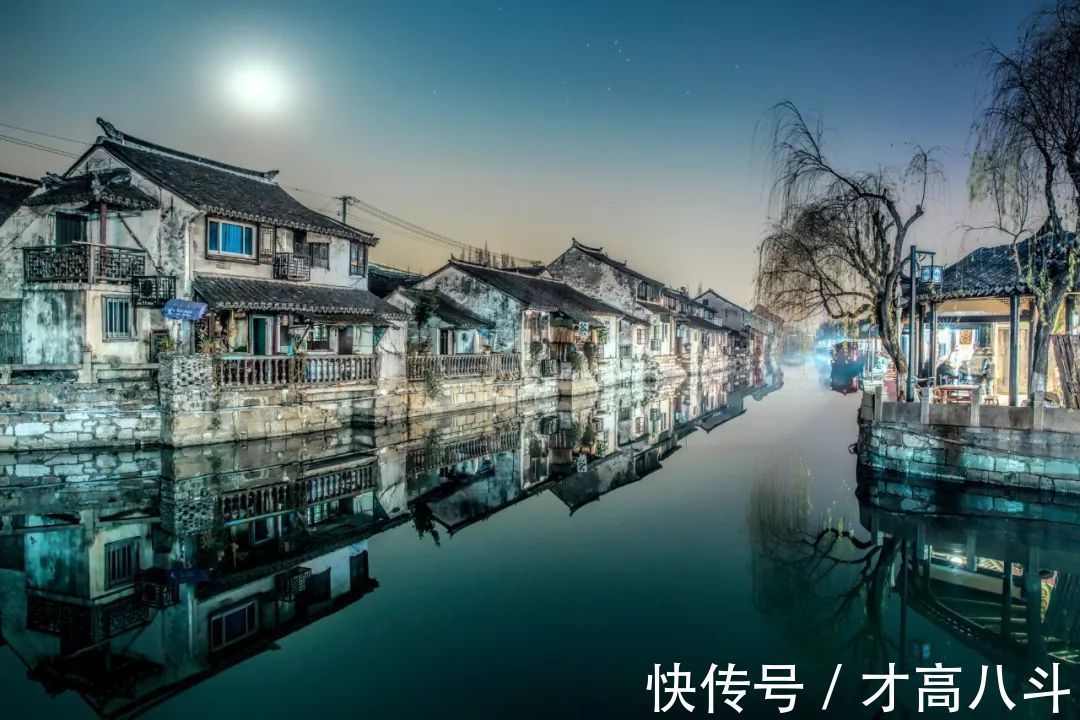 苏轼#风雅诗词:清风明月无人管,并作南楼一味凉!