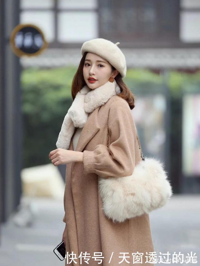 趋势|冬季围巾如何选抓住流行趋势选这3条,才显得高雅又年轻