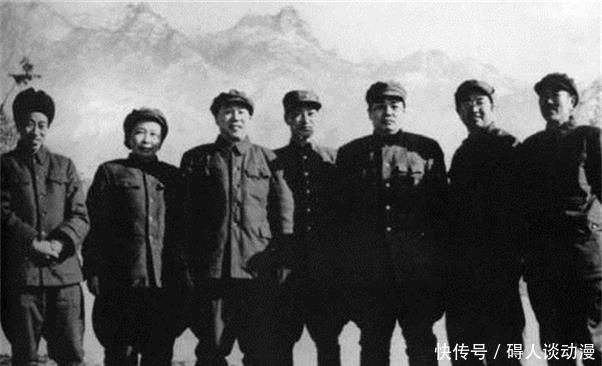 司令员|粟裕提拔他,杨成武器重他,陈赓找周恩来抢他,谁的地位如此高?