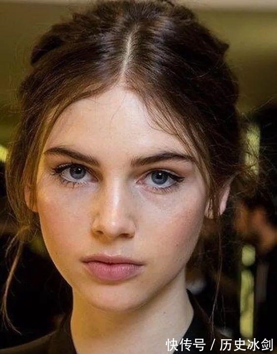 底妆 底妆撑不了几小时就暗沉,是你粉底没选好?