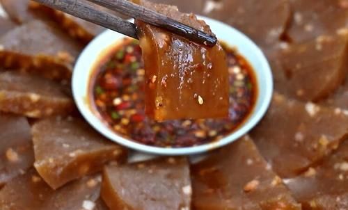 北方人过年必备美食“蒸焖子”,我家每年蒸一锅,鲜香滑嫩又筋道