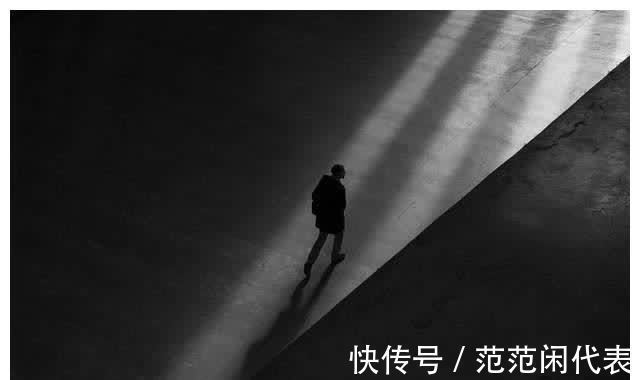 亲职化|太懂事的孩子更容易抑郁?——心理学:什么是亲职化儿童