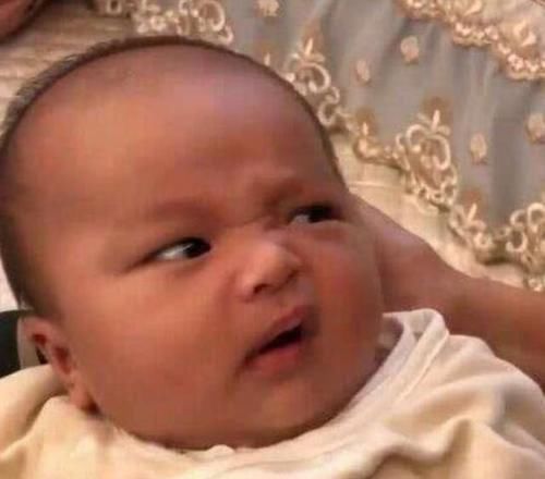 dh这个宝宝火了,刚出生就一脸嫌弃样,网友:孟婆骗我,这家没有钱