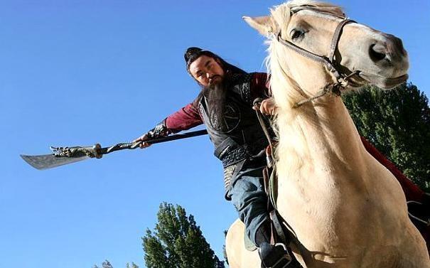 高俅#水浒第一高手,当街敢打高俅,林冲、关胜都是其手下败将