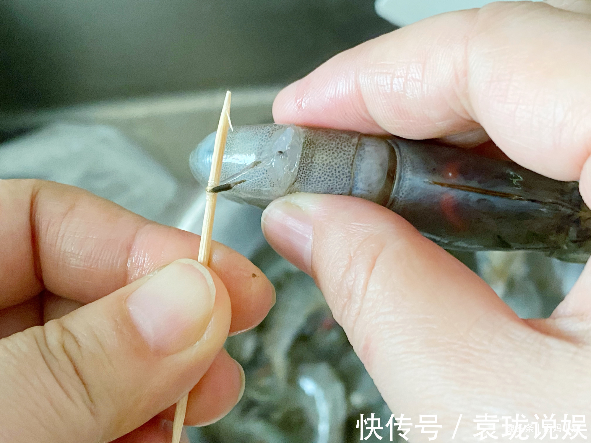 好吃|过年必做的年夜菜，不用炒不用炸，五分钟上桌鲜嫩美味又好吃