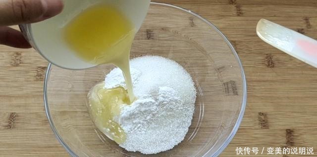  桃酥这样做，厨房小白也能轻松学会，香酥可口，越吃越香