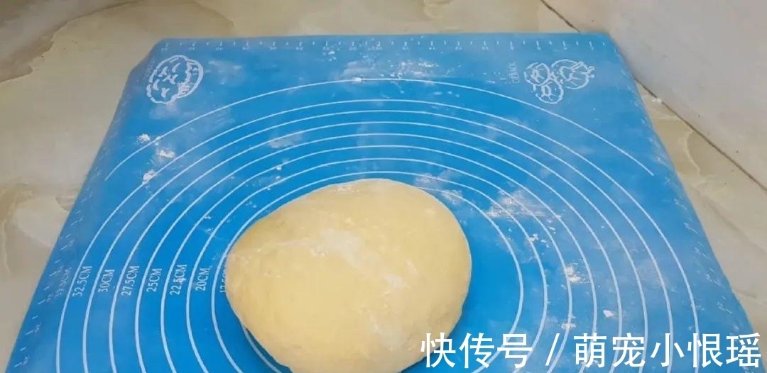 面粉别蒸馒头了，加2个鸡蛋，外皮焦脆不油腻，学会都能摆摊了