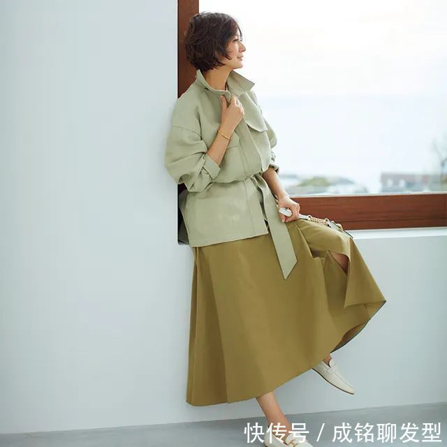 毛衣 福冈佳子是我见过最会穿的博主,52岁依然时尚靓丽,优雅到骨子里