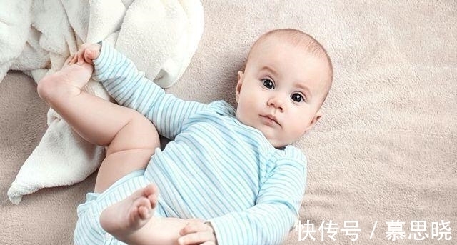 郑老师|4个月的宝宝还不会翻身怎么办?