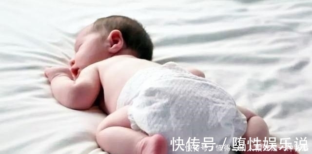 纯牛奶|为啥不让宝宝喝“3段”奶粉?看看国外宝妈的做法,就明白了