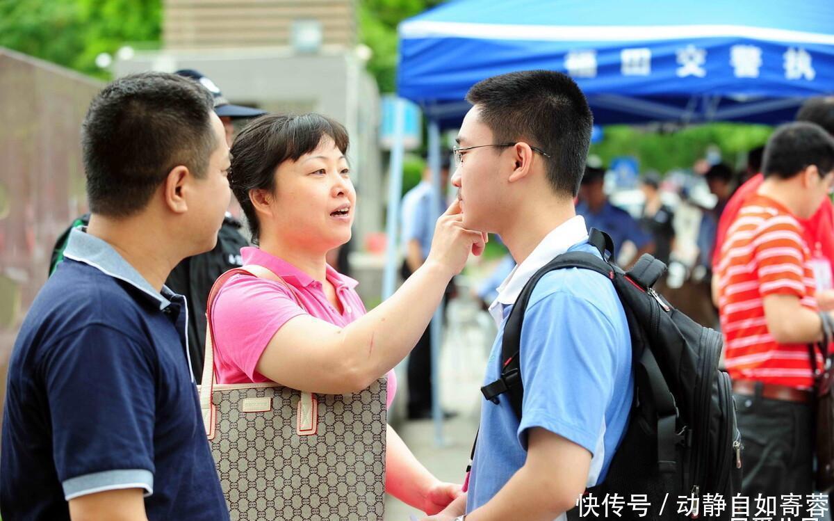 父亲|儿子从名校毕业10年,变成了一个“废物”,60岁父亲哭诉:我错了