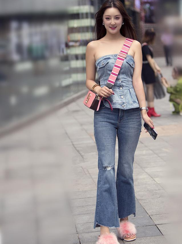 牛仔裤 小姐姐牛仔裤随意穿搭,个性又时尚,回头率超级高