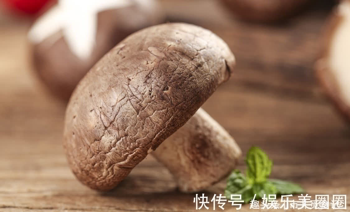 裂纹|买香菇,不是越大越好,记住“3买3不买”,香菇香味浓郁又新鲜