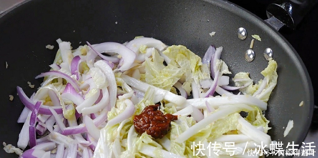 面条不要水煮，换种新吃法，比水煮好吃比炒简单，一周吃6次不多！