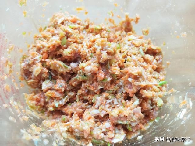 肉馅|饺子皮别浪费了，教你4种创新吃法，皮脆馅香，上桌孩子们抢着吃