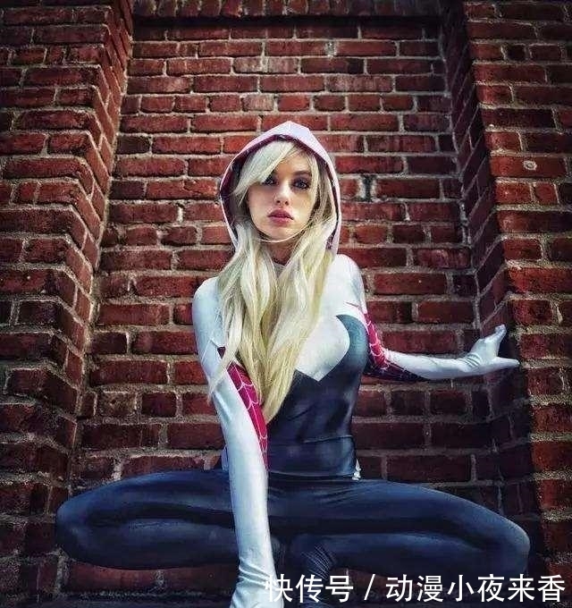 shi|打破次元壁的三位国外小姐姐,这波格温cos太完美了!