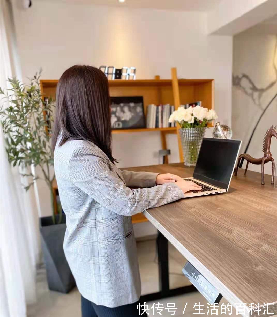 书房|不浪费5m2的阳台空间,建议少花钱,“穷装”更漂亮、更实用