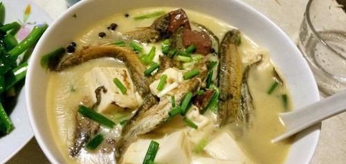  吃泥鳅到底要不要去内脏？很多人不懂，大厨：这才是正确的做法