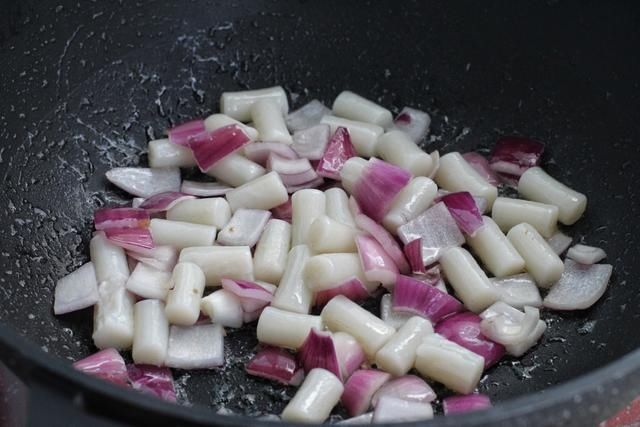 强身健体|牛肉和年糕是最佳搭档，一个鲜嫩一个软糯，营养丰富好吃到舔盘底