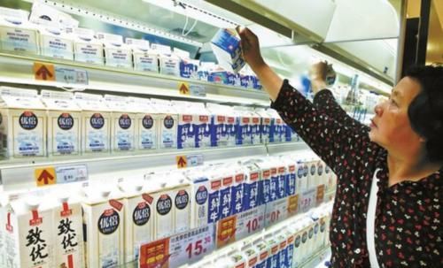 袋装|买牛奶,袋装瓶装盒装有啥不一样超市员工区别大,很多人买错