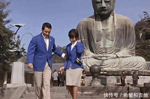美女|早田进与美女的约会被怪兽打断，怪兽出现的真不是时候！