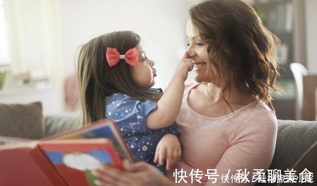 接种疫苗|萌娃打疫苗时“认错爹”,还不断“求抱抱”,求亲爹阴影面积