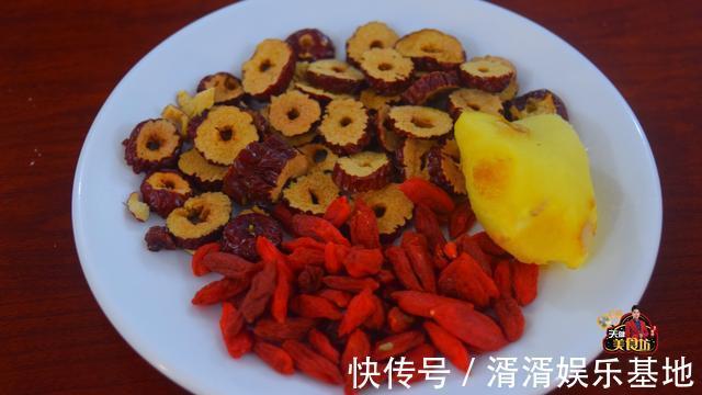 教程|红枣枸杞蒸鸡肉最好吃的做法，简单美味又营养，看看你喜欢吃不