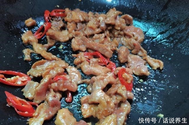 这菜是天然“碱性食物”,常吃嘴巴不臭,头发乌黑,皮肤也变嫩了
