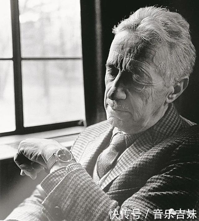 摩凡陀最经典的博物馆系列手表,连刻度都没有,为什么经久不衰